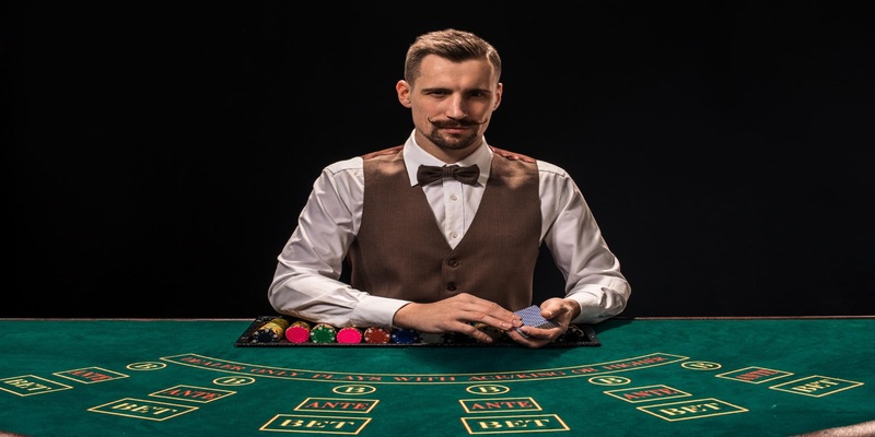 How Professional Dealers Influence Your Winning Odds
